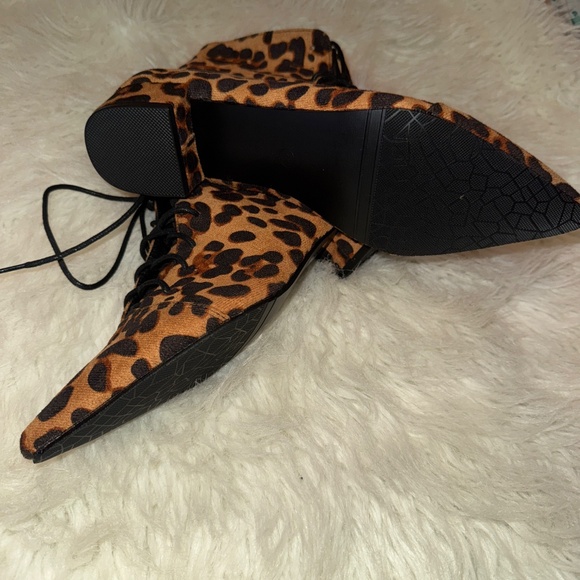 SHEIN Leopard Pointed Toe Small Heel Ankle Boots - Picture 11 of 12